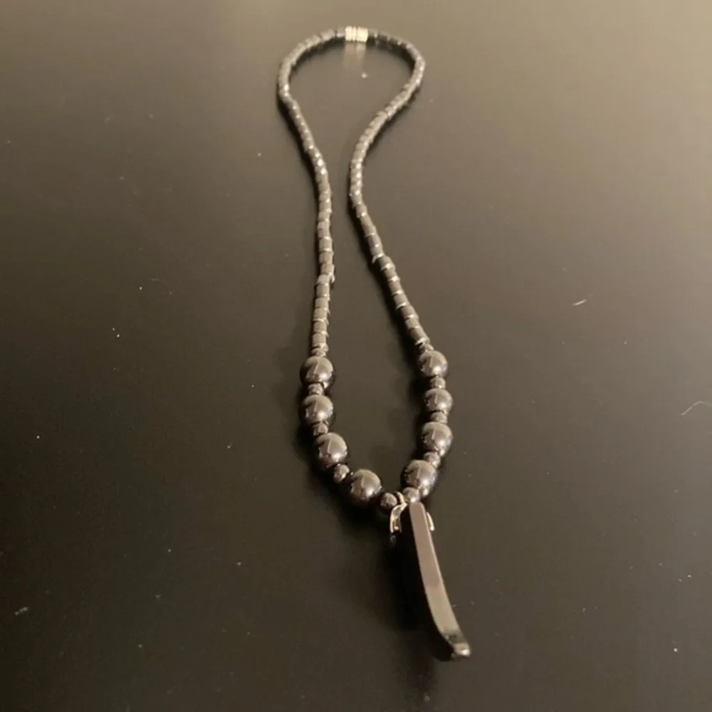Silver metallic beaded necklace